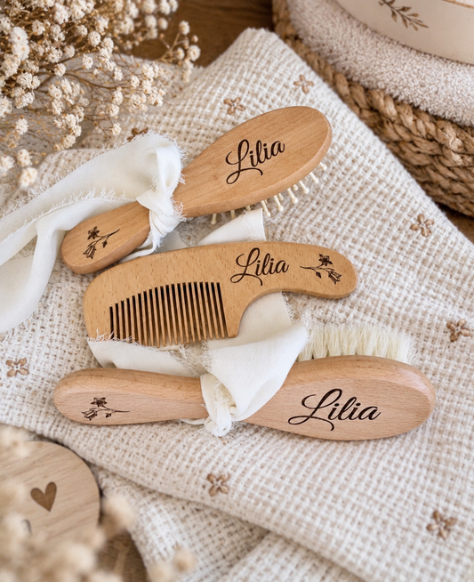 Trio de soin bébé personnalisé en bois – Brosse douce, brosse & peigne